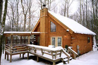 Valley View Cabin Outside in Winter Snow
