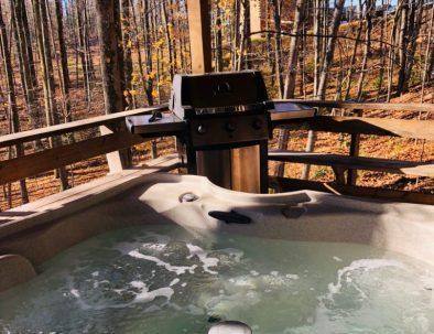 Wilderness Cabin Hot Tub and Grill on Deck