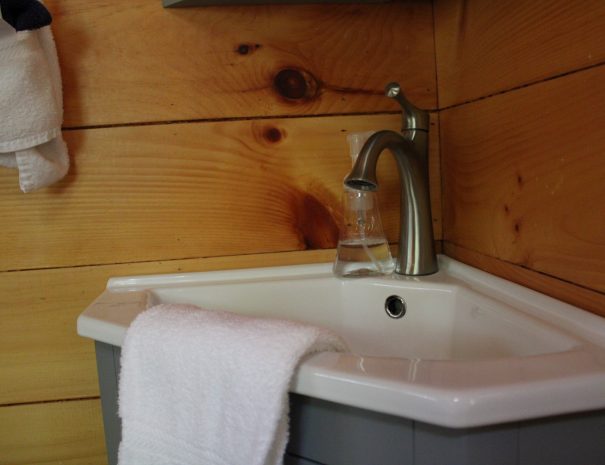 Tuscany Tree House Cabin Sink