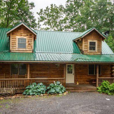 Pillow Rock Cabin Outside