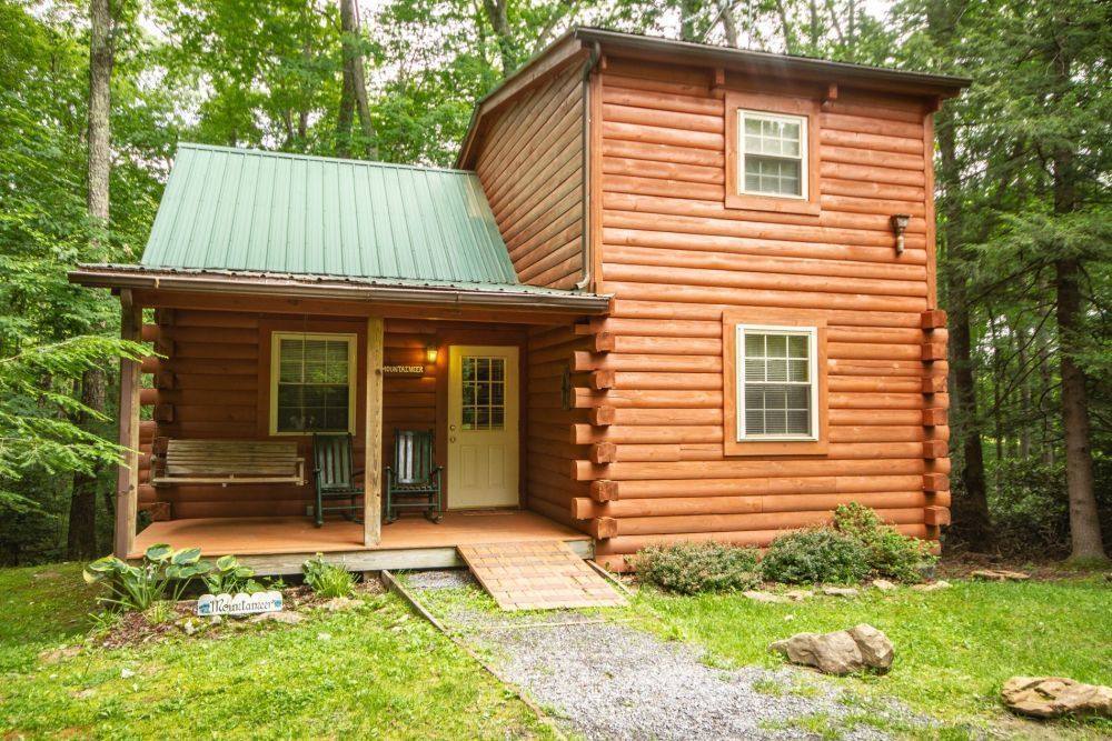 Mountaineer Cabin Outside